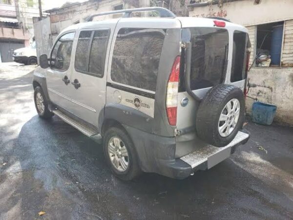 MOLDURA ACABAMENTO LANTERNA E TRANCA
