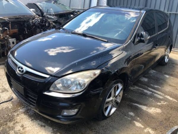 PÁRA-CHOQUE I30