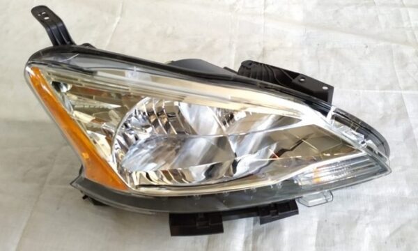 Farol Direito Sentra 2014